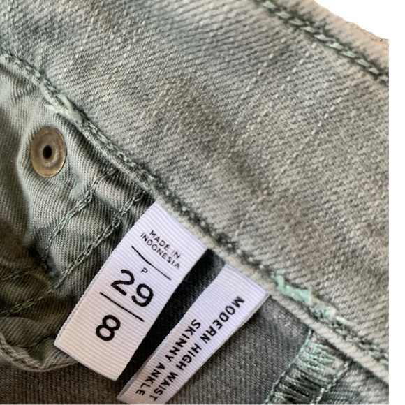 Loft High Waist Skinny Ankle Jeans Size 8P - Picture 3 of 7